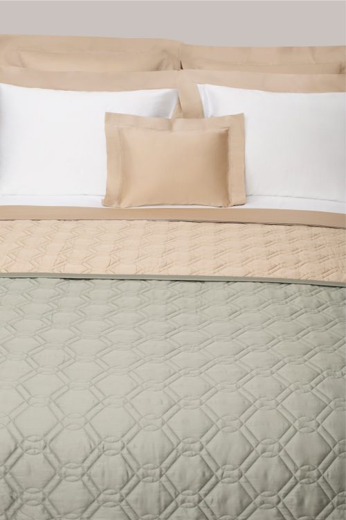 Double-Face Quilted Coverlet: Irish winter and Sable - Image 7