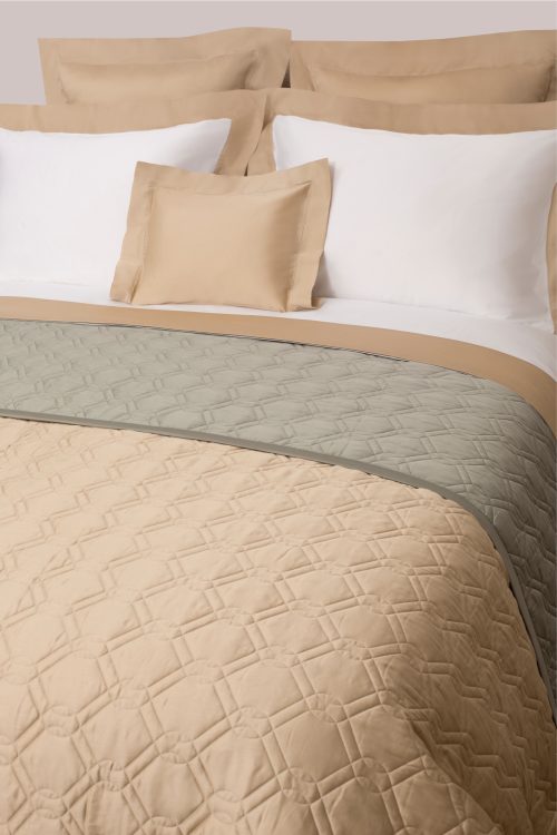 Double-Face Quilted Coverlet: Irish winter and Sable - Image 4