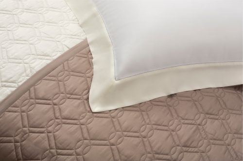 Double-Face Quilted Coverlet: Avario and Prisma